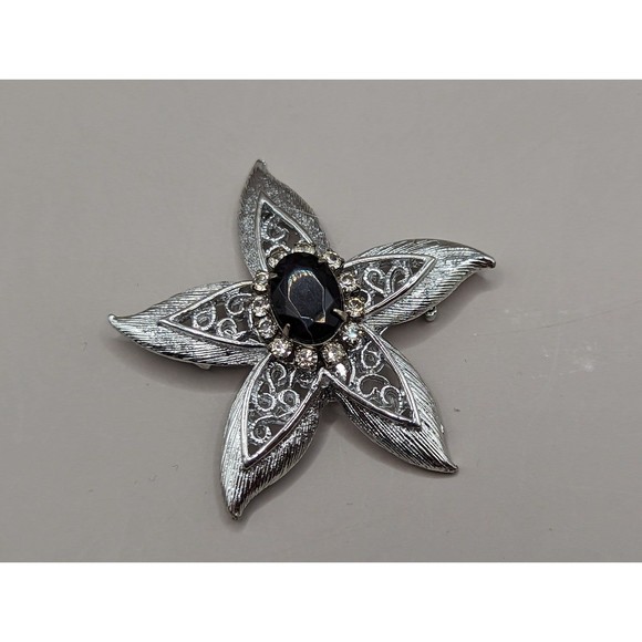 Jewelry - Vintage Star Brooch